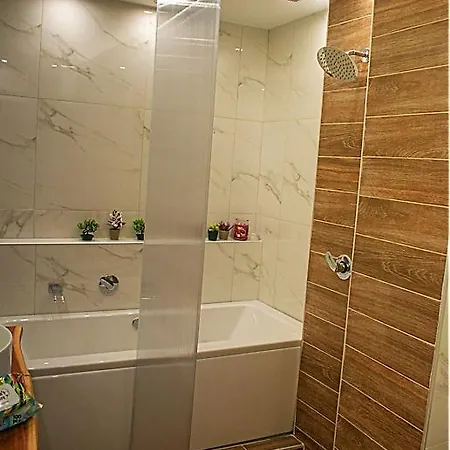 Ayasofia Jakuzzi 2 Bedrooms Balcony アパート テッサロニキ